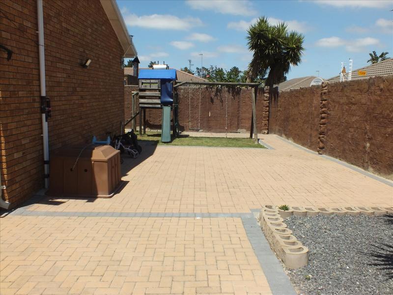 4 Bedroom Property for Sale in Brackenfell South Western Cape